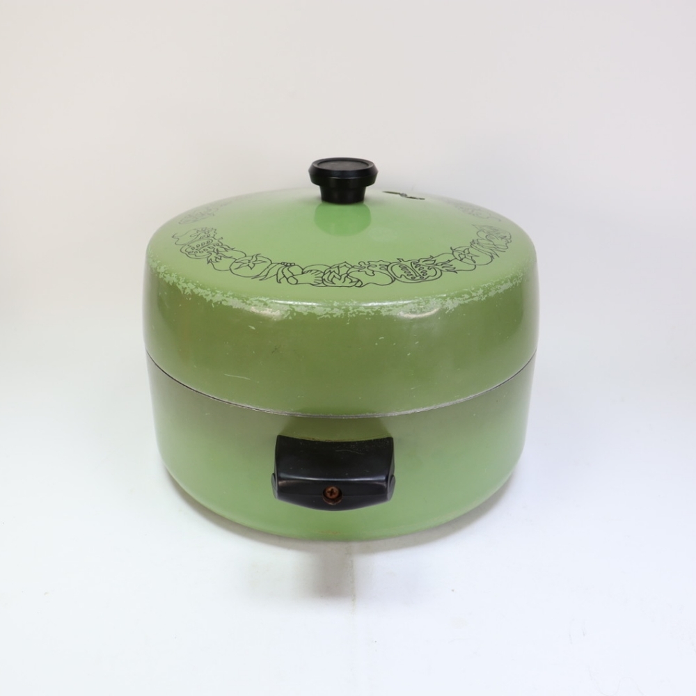 Vtg '70 Wear-Ever Registered Green Enamel 5 Qt. Pot Dutch Oven Vegetable Pattern - Picture 2 of 8